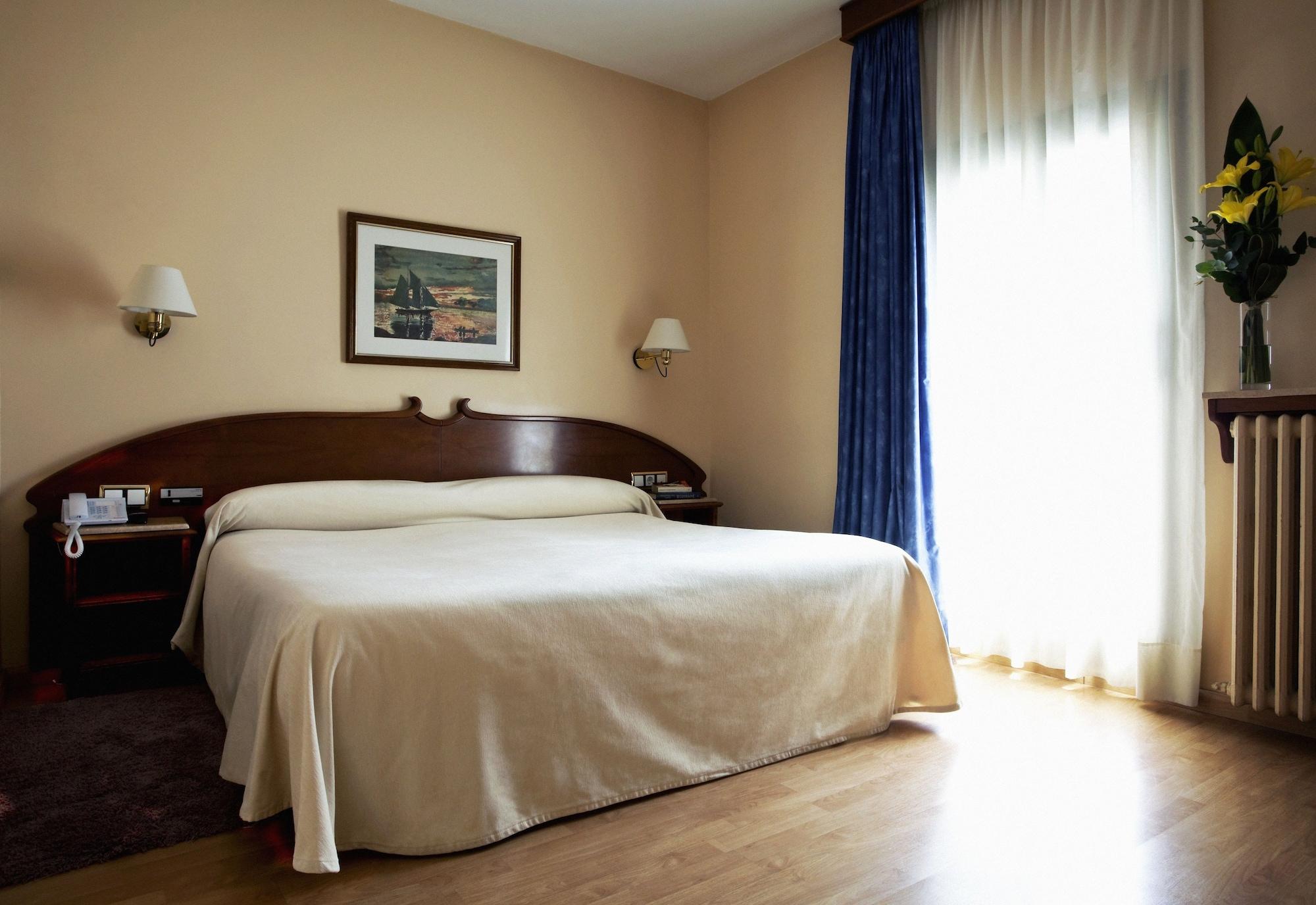 Gaudi Hotel Барселона Екстер'єр фото